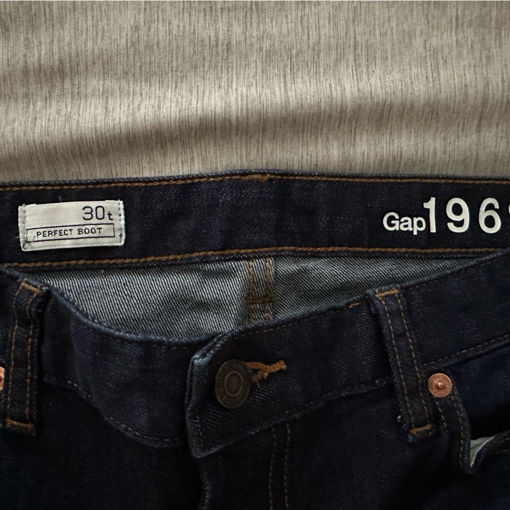 GAP size 30 Tall Perfect Boot cut jeans